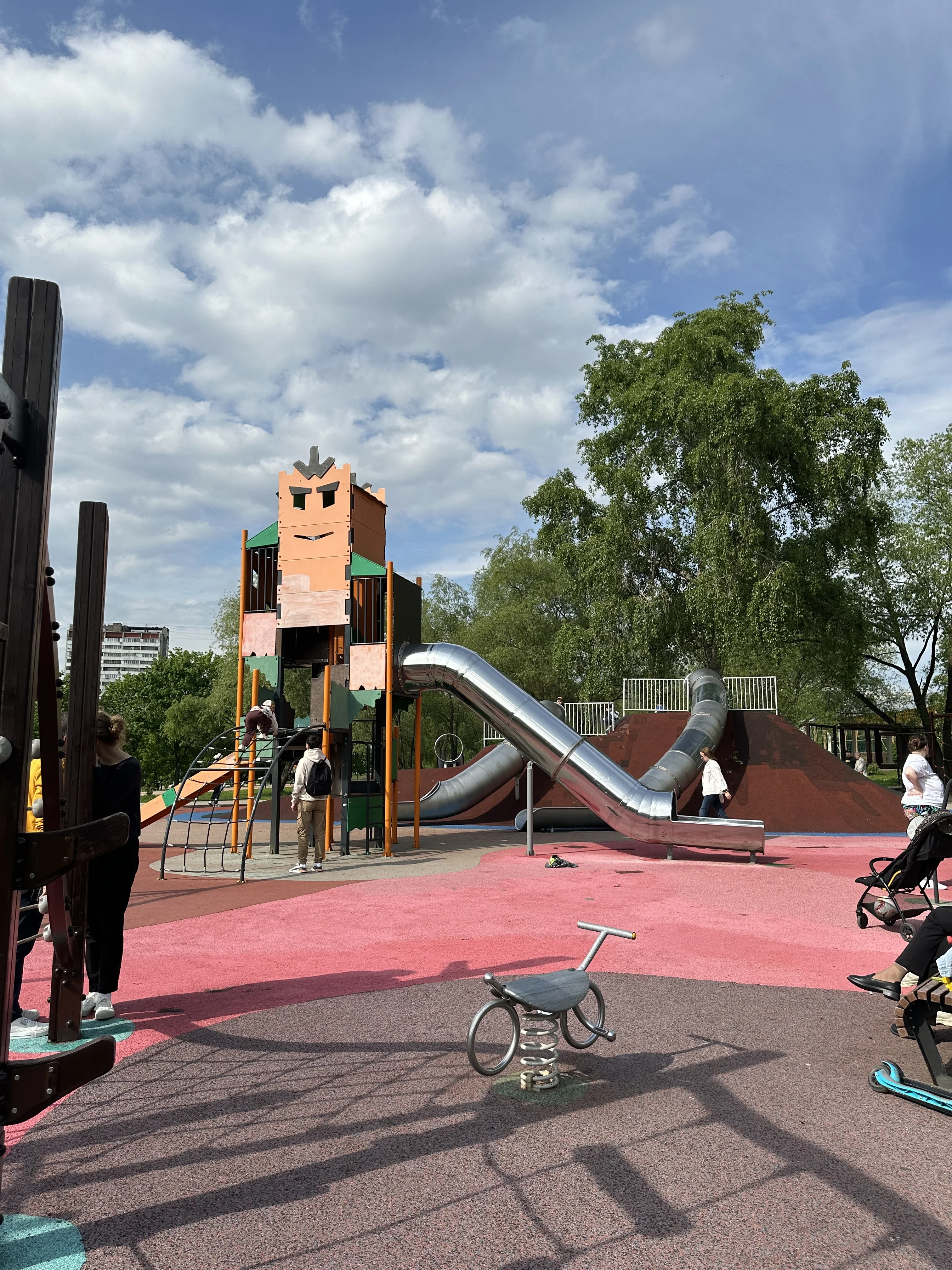 Фото Площадка в Гольяновском парке - развлечение в Москве | Досугатор